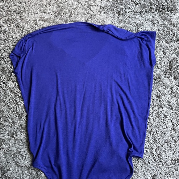 Express Tops (2) - Picture 4 of 9